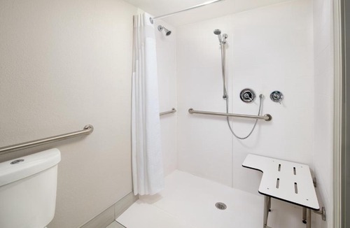 Northlake Hotel | Holiday Inn Express & Suites - Atlanta - Tucker Northlake by IHG