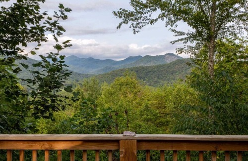 Cullowhee RV Rental | Holly Hideaway | Cozy Yurt | Pet Friendly & Trails