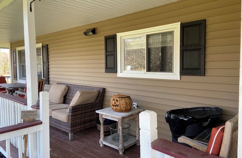 Belmont House | Home away from home. 15 min from Jackson Gore, Comfortable 3-bedroom 2-bath.