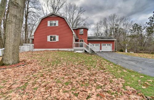 Haslett House | Home on 10 Acres: Perfect for MSU Football Weekend