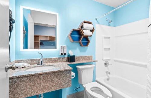 Cortland Hotel | HomeTowne Studios by Red Roof & Conference Center Cortland