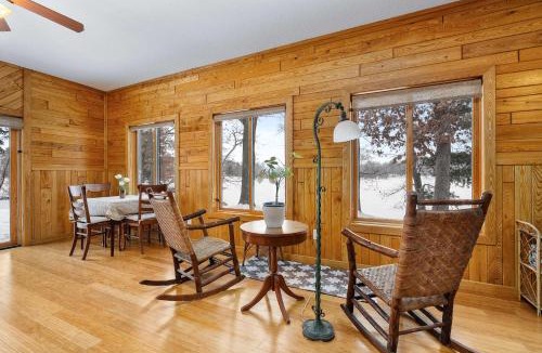 Turtle Lake House | Horseshoe Lake Home with Kayaks and Sunset Views