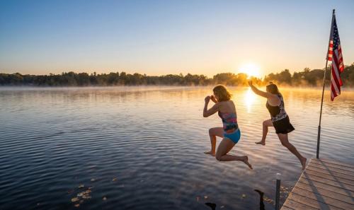Turtle Lake House | Horseshoe Lake Home with Kayaks and Sunset Views