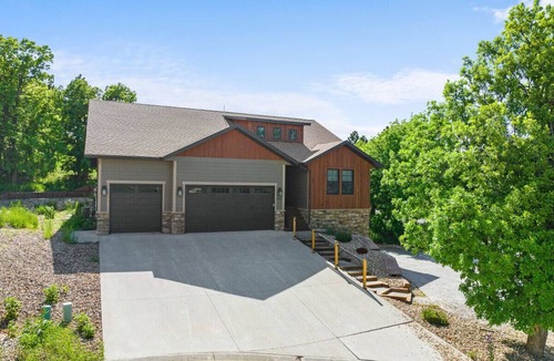 Spearfish House | Hot Tub | Arcades | Bunk Room | Peaceful Retreat!