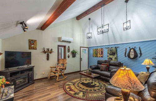 Whittier Cottage | Hot tub, Creek, Close to Cherokee