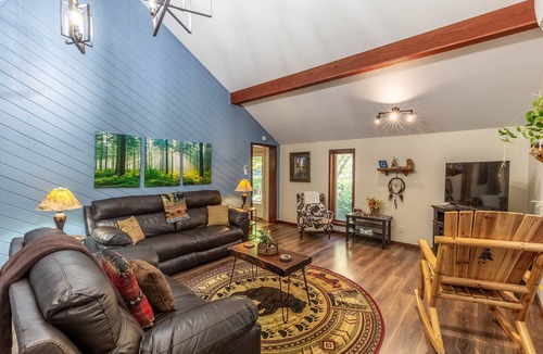 Whittier Cottage | Hot tub, Creek, Close to Cherokee
