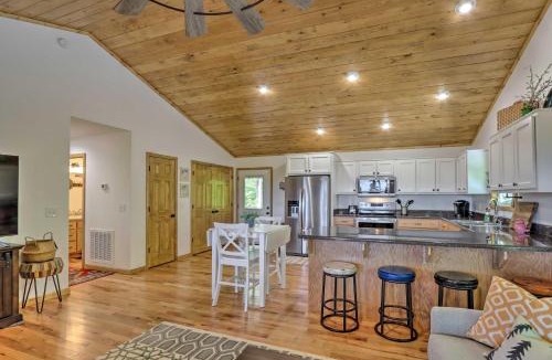 Marble House | Hot Tub Relaxation & Mtn View: ‘Sky Blue Overlook’