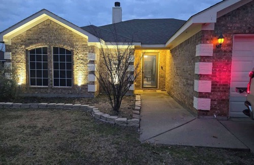 Burleson House | HotTub,GameRoom,20Min to Dickies Arena,Firepit