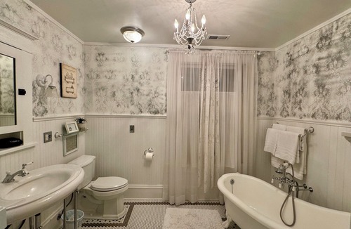 Aberdeen Bed & Breakfast | Hubble House Inn