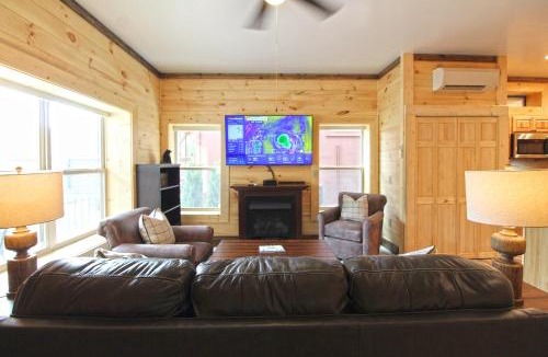 Bryson City Villa | Huggie Bear Located in Bryson Village in Town