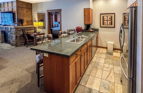 Peak 9 Resort | HYATT Main Street Station 3 Bed/3 Bath Sleeps 10! 2 Bedroom PLUS Studio