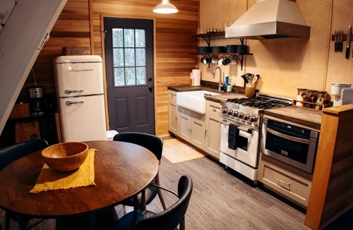 Skykomish Ski Chalet | Iconic Tye Haus A-Frame: Hot Tub, 15min to Stevens