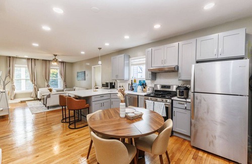 Roxbury Apartment | In-Unit Laundry | Your Family & Friends Space