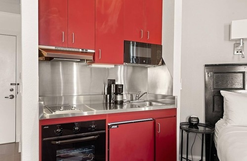 Downtown Hotel | Independence Square Unit 303 | Corner Studio with Premier Finishes, Downtown Location