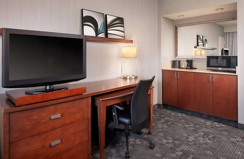 Laguna Hills Hotel | Indulge in Home-Like Comfort! 3 Relaxing Units, Near Glenwood Park, Pet-Friendly