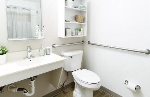 Chesapeake Hotel | InTown Suites Extended Stay Chesapeake VA - Greenbrier Road