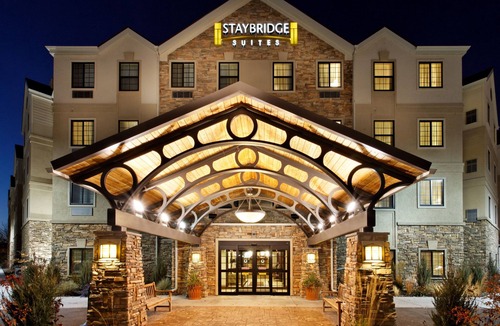 Warrendale Apartment | Inviting 1BR Suite | Daily Breakfast + Pool Access