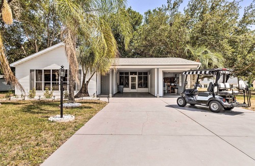 Del Mar Cottage | Inviting Lady Lake House: In the Village!