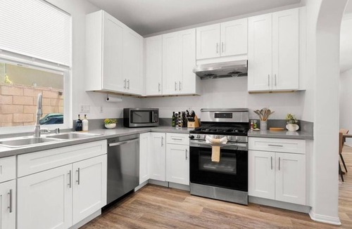 Woodbury House | Irvine Inn Love | Pool | BBQ | Firepit | Clubhouse