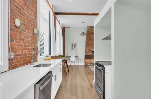 College Hill Apartment | Jennifer’s Stylish Downtown Brick Foundry Escape