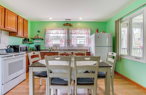 Sister Lakes House | Kayak, Fish, Boat & Swim: Home Near Lakeside Park!