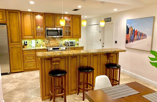 The Hammocks House | Kendall Keys Oasis Entire Dream Home with HEATED Pool, Theater & Arcade