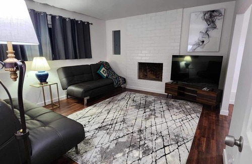 Kent House | Kent - Entire Lower Floor - No Pets, Severe Allergies!