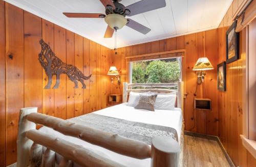 Maple Valley House | Koi Story Cabin on the Lake - Waterfront, near Bike Trail