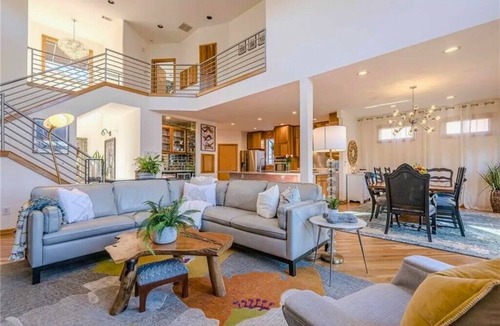 Flowery Branch House | Lake Lanier Waterfront Retreat – Private Dock, Kayaks & Fire Pit – Sleeps 9