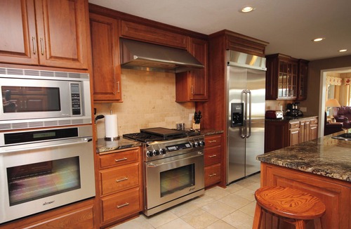 Alexandria House | Lake Pointe Lodge: 6BR Lakefront Retreat w/Free Pontoon, Dock & Firepit