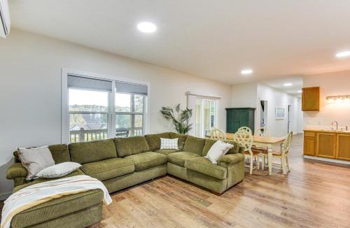 Farmington House | Lake-View Home in Statham w/On-Site Fishing