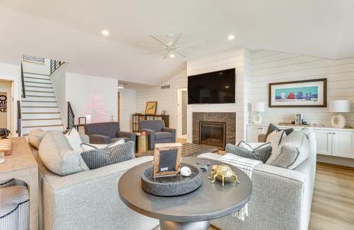 Lodi House | Lake Wisconsin Retreat w/Dock: Great for Groups!