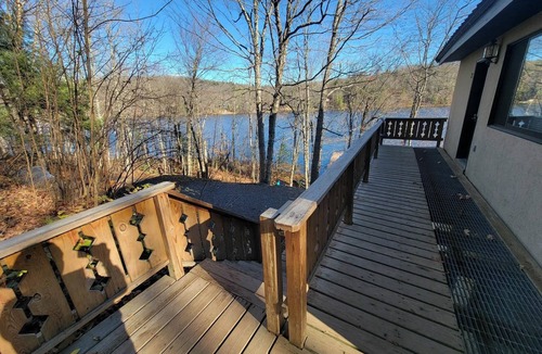 Upson House | LAKEFRONT 3-bedroom Chateau Getaway at Whitecap Mountains Resort Unit 2