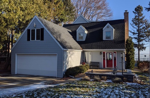 Black Wolf House | Lakefront Airventure Headquarters with Dock 1.4 mi to SeaPlane Base