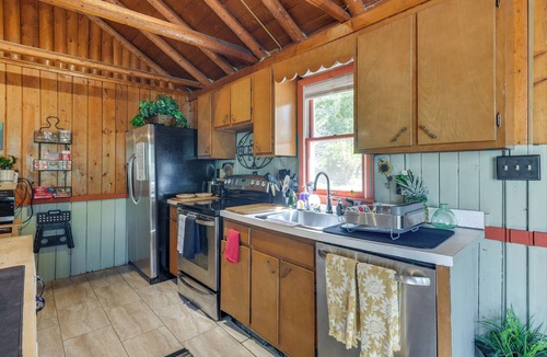 Chesapeake Ranch Estates-Drum Point House | Lakefront Cabin near Solomons Island w/Hot Tub