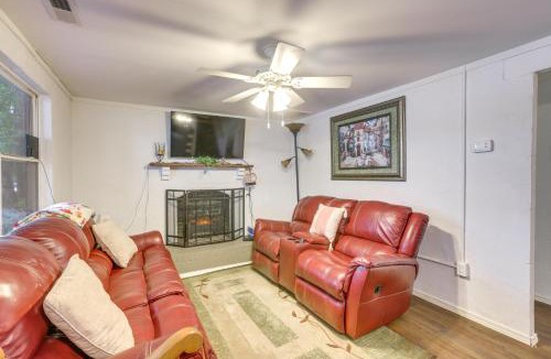 Delta House | Lakefront Delta Cottage w/Views, Canoe & Dock!