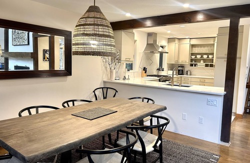 Grantham House | Lakefront Getaway Located Steps from Eastman Lake!