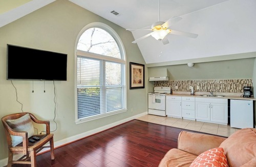 Gilbert Apartment | Lakefront Gilbert Suite | Balcony + WiFi
