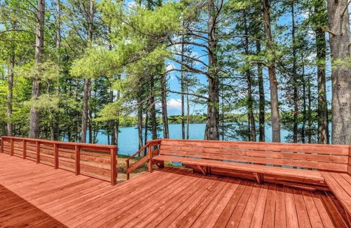 Riverview House | Lakefront Lodge-Private Dock-Swimming-Game Room