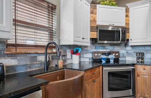 Branson House | Lakefront Retreat w/Direct Access, Great Views, Foosball, Billiards & Arcade