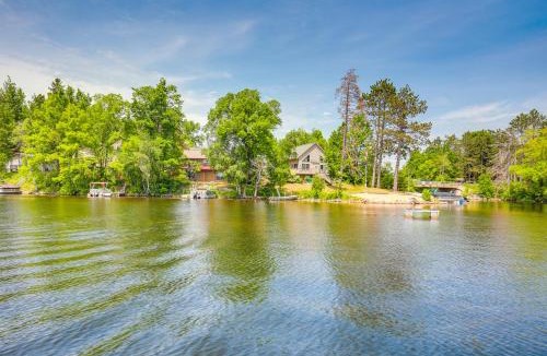 Townsend House | Lakefront Wisconsin Cabin: Dock, Walk to Beach!
