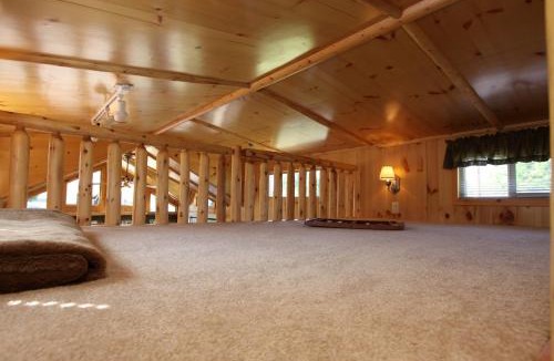 Milton Resort | Lakeland RV Campground Loft Cabin 1