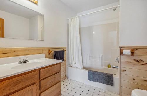Park Rapids House | Lakeside Condo #20 4BR 4BA Timberlane Resort