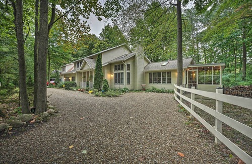 Lakeside Cottage | Lakeside Escape Steps to Lake Michigan Beach!
