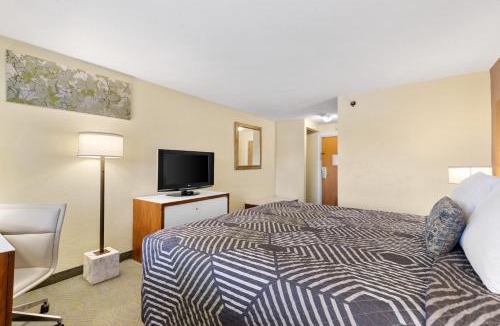 Wakefield Hotel | Lakeside Inn