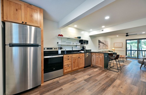 Webb Lake Condo | Lakeside Mudding Bear Condo: Beach, Sauna, Club Room, Private Balcony