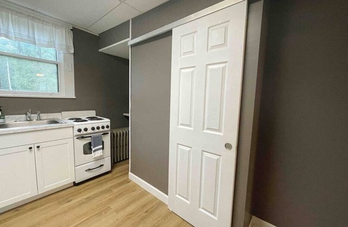 Round Lake Apartment | Lakeview Suite near SPAC & Saratoga Racetrack