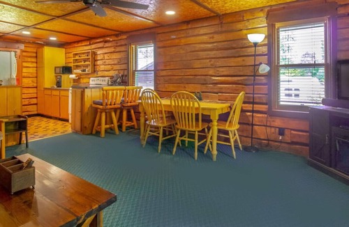 Lakewood Cabin | Lakewood Log cabin with ATV access close to town
