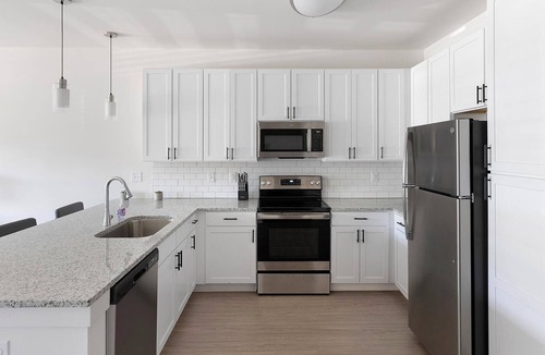 Athens Apartment | Landing | Amazing 1BD, Gym, Pool