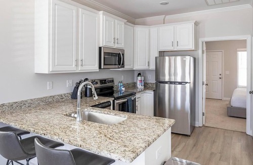Huntsville Apartment | Landing | Amazing 1BD, Gym, Pool